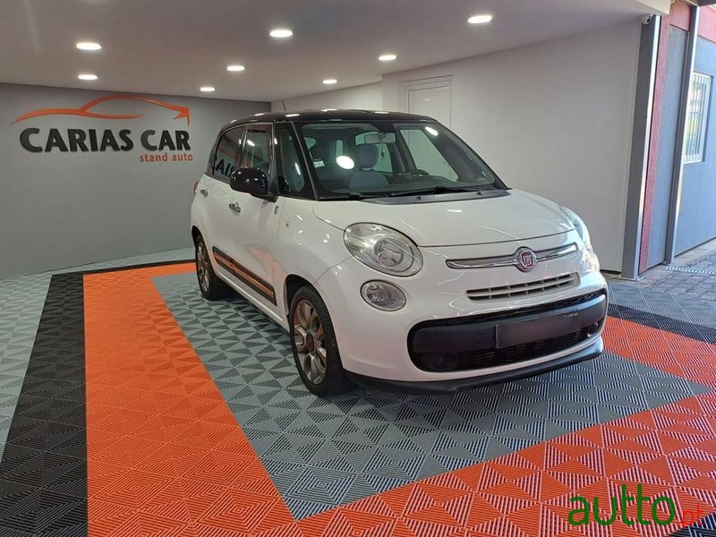 2013' Fiat 500L photo #2