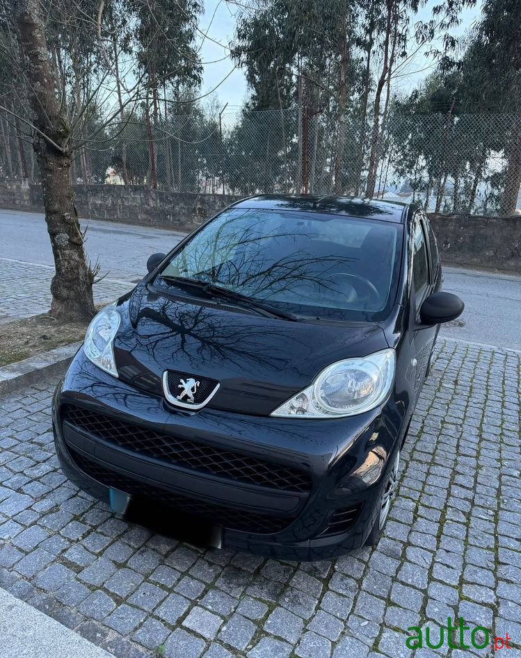 2010' Peugeot 107 photo #2