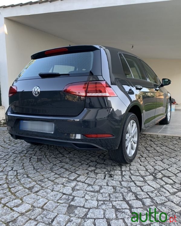 2018' Volkswagen Golf photo #5