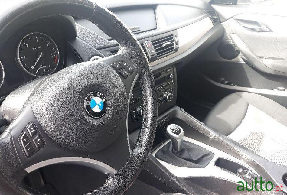 2011' BMW X1 18 D Sdrive photo #2