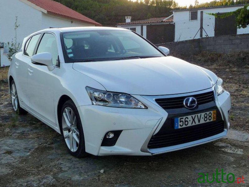 2014' Lexus Ct-200H Executive photo #3