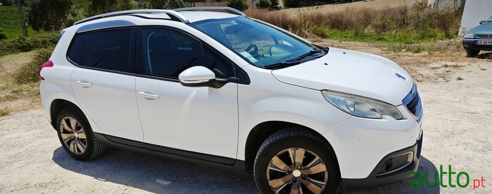2014' Peugeot 2008 1.4 Hdi Active photo #3