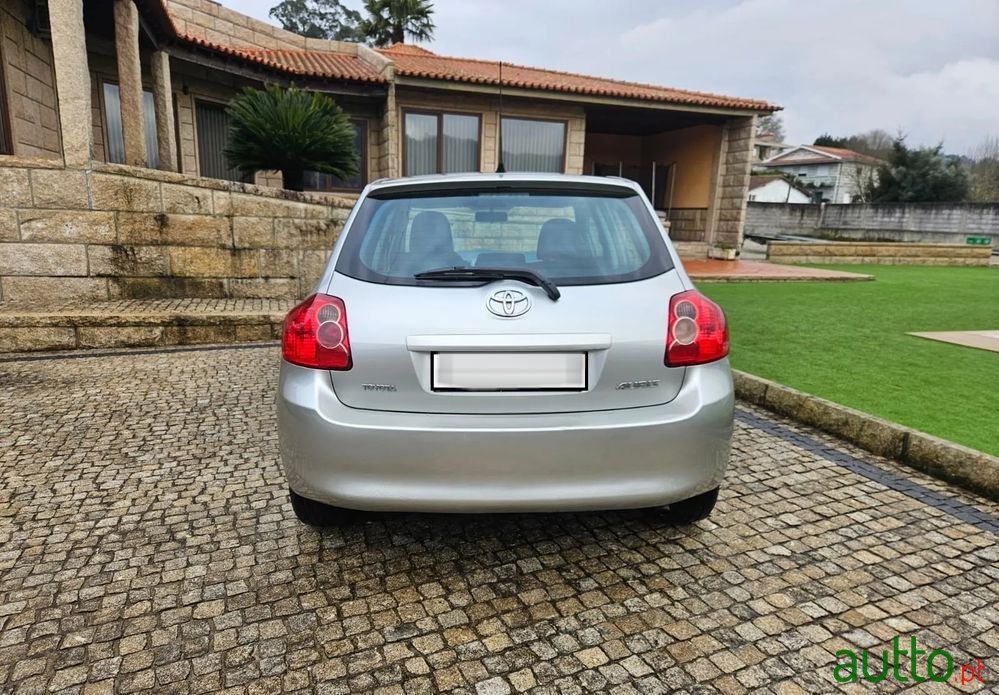 2009' Toyota Auris 1.4 D-4D Active photo #5