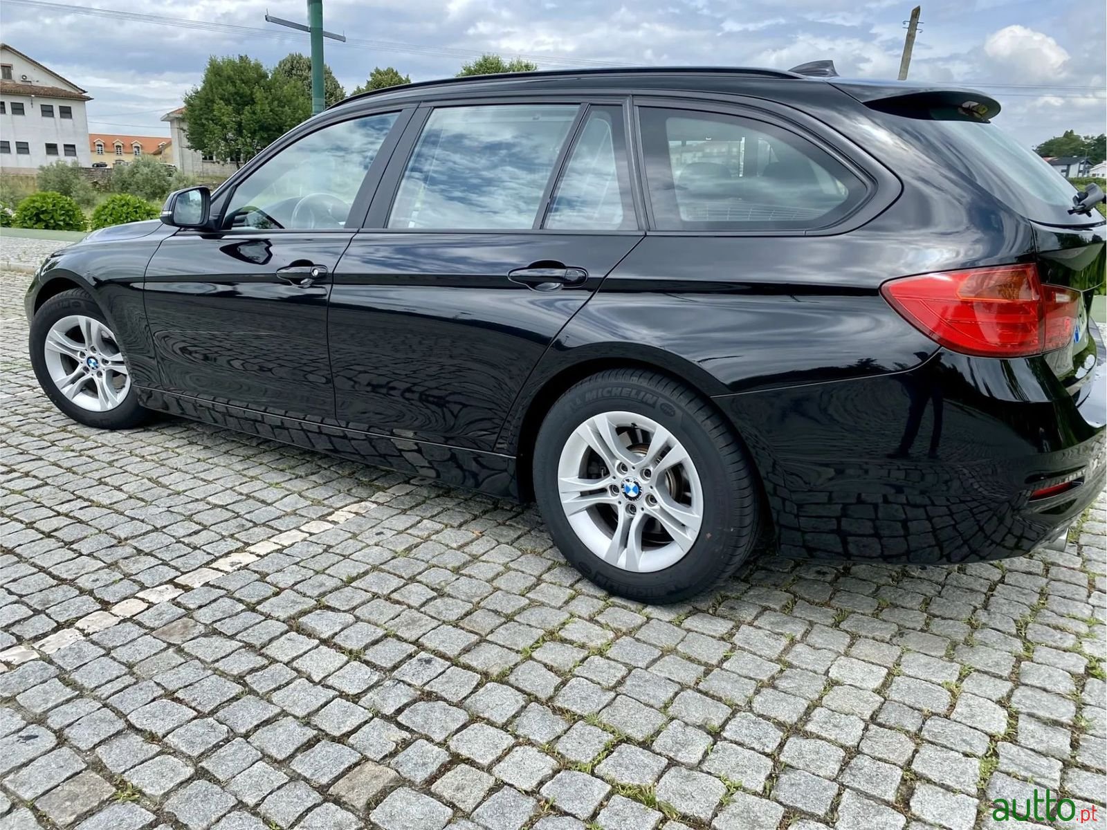 2013' BMW 320 photo #5