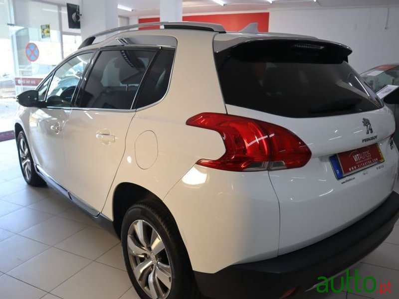 2015' Peugeot 2008 photo #3
