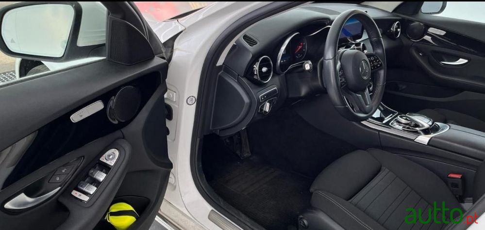 2019' Mercedes-Benz Classe C photo #3