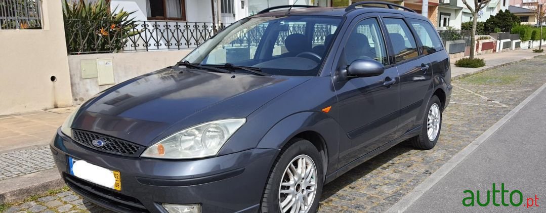 2002' Ford Focus Sw photo #2