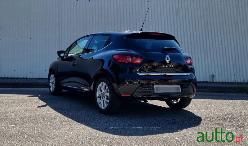 2019' Renault Clio photo #5