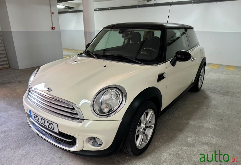 2010' MINI Cooper photo #1