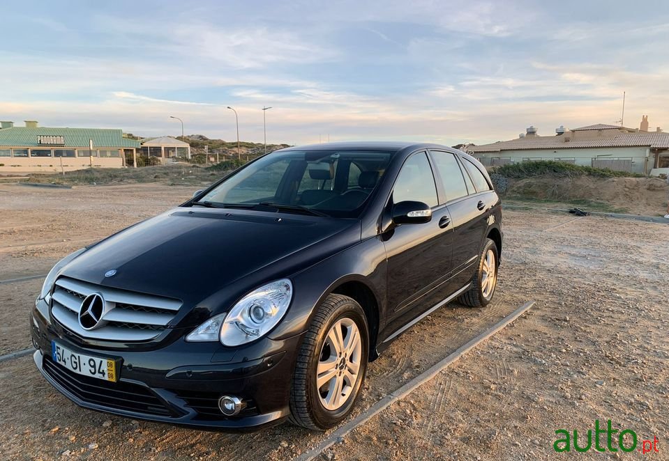 2008' Mercedes-Benz R-280 photo #3