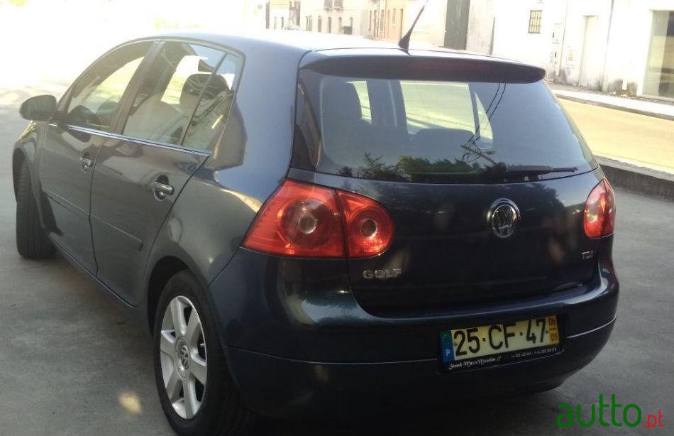 2006' Volkswagen Golf photo #3