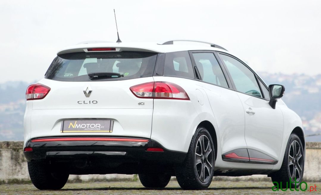 2017' Renault Clio Sport Tourer photo #2