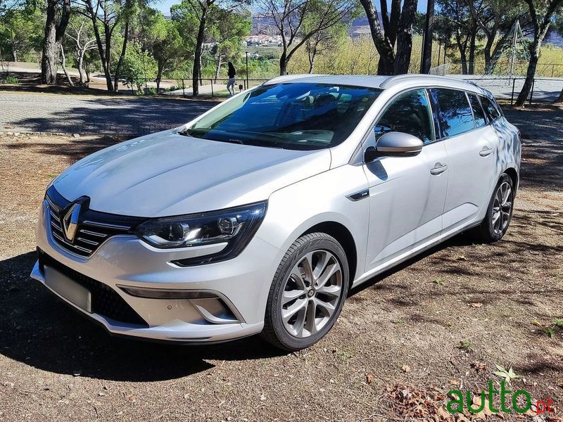 2019' Renault Megane Sport Tourer photo #3