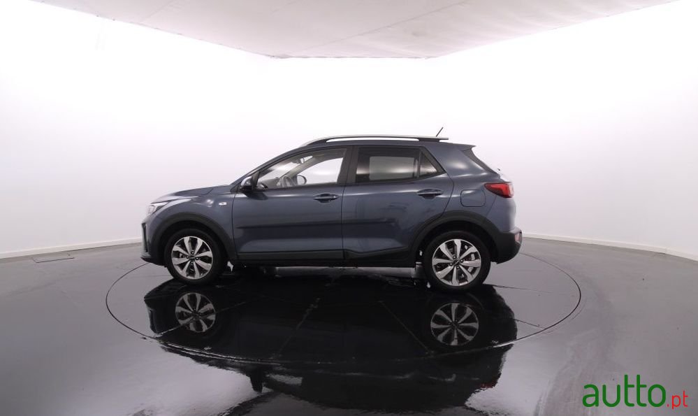 2023' Kia Stonic 1.2 Dynamic photo #2