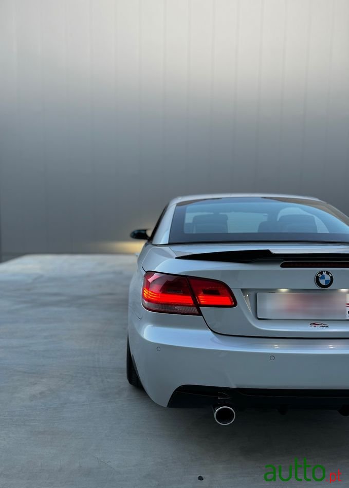 2008' BMW 320 D Cabrio photo #5