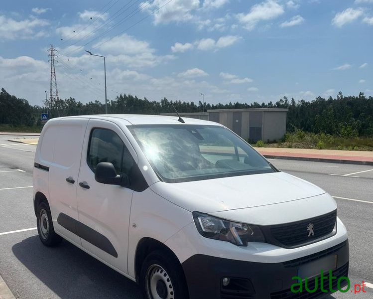 2019' Peugeot Partner photo #2