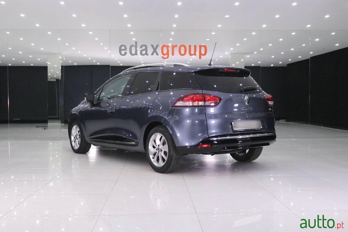 2017' Renault Clio Sport Tourer photo #5