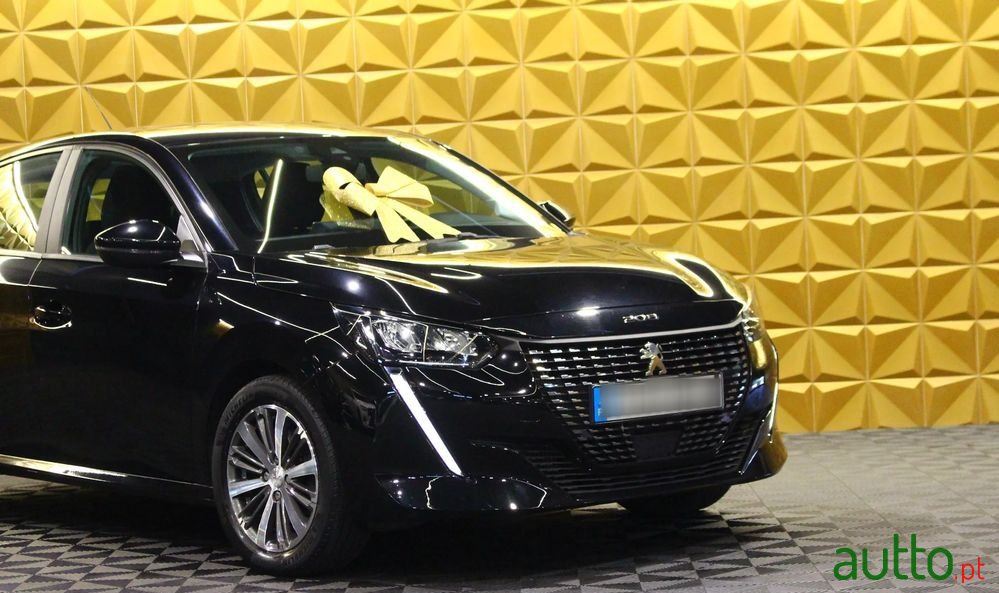 2020' Peugeot 208 photo #6