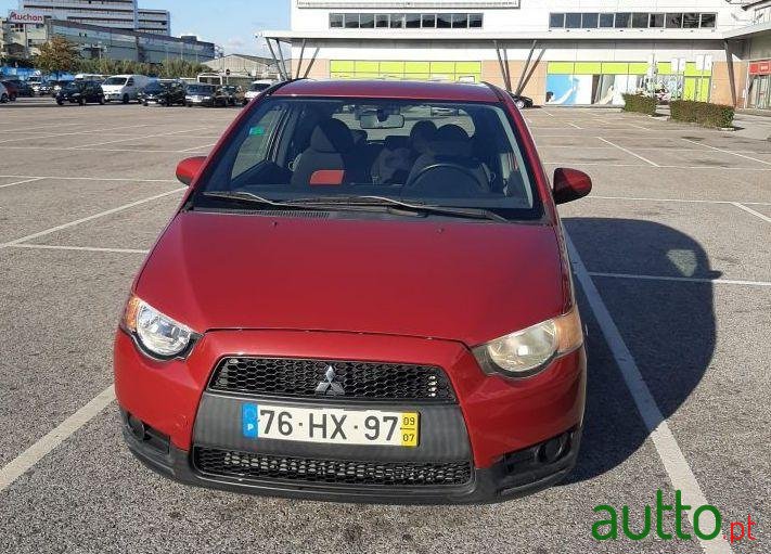 2009' Mitsubishi Colt photo #3