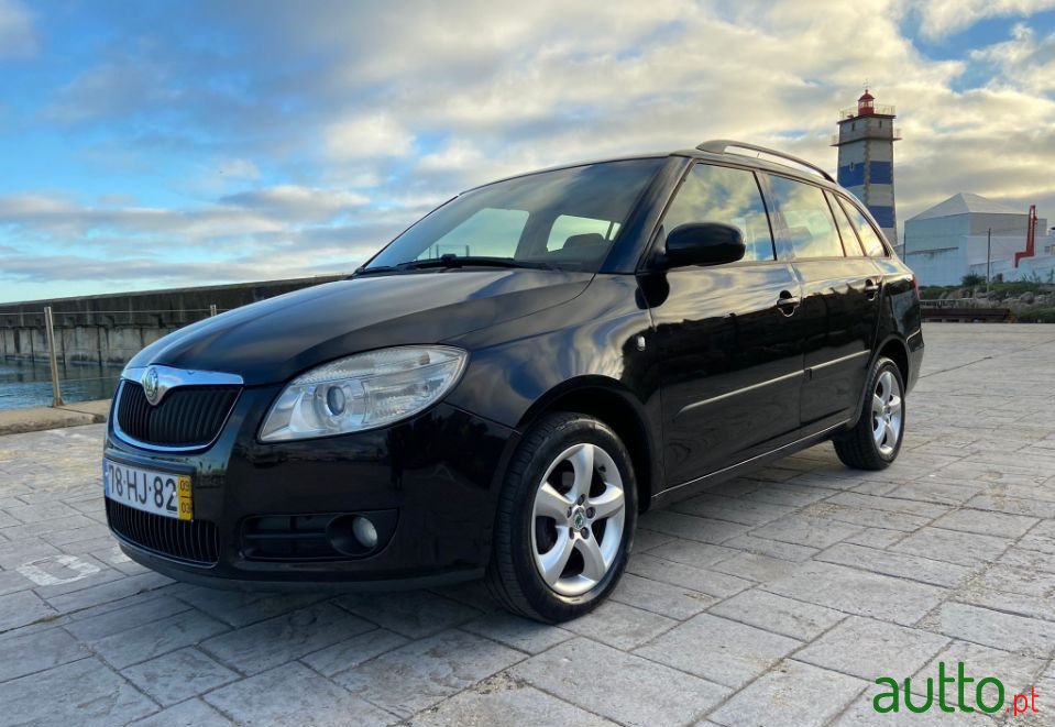 2009' Skoda Fabia Break photo #1