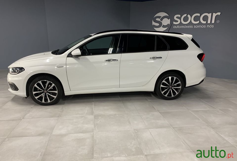 2020' Fiat Tipo Station Wagon photo #4