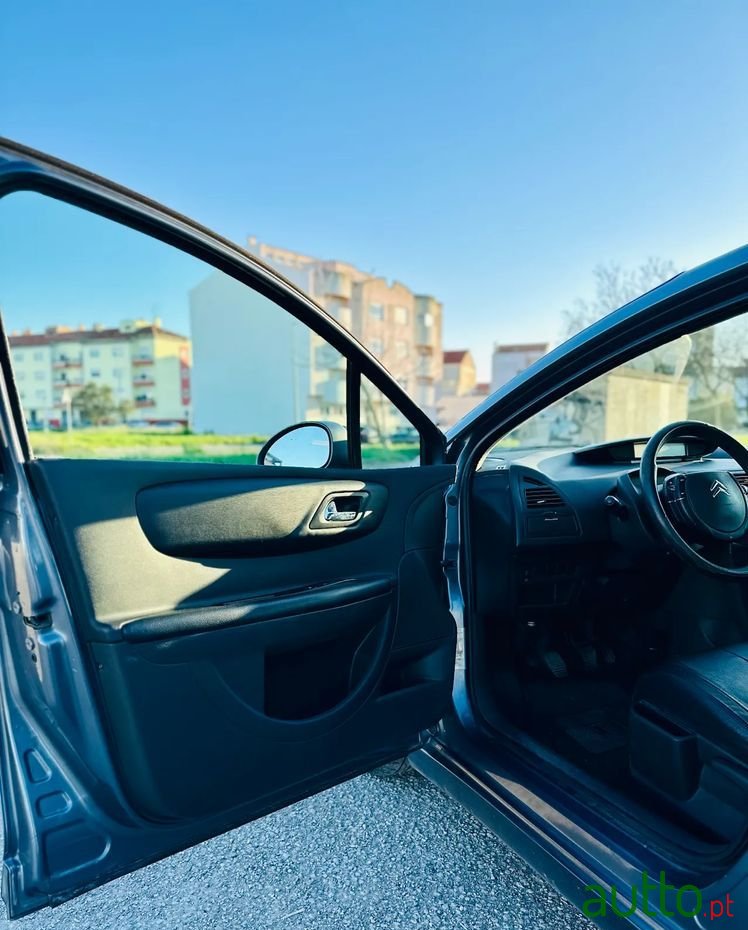 2006' Citroen C4 1.4 16V Sx photo #6