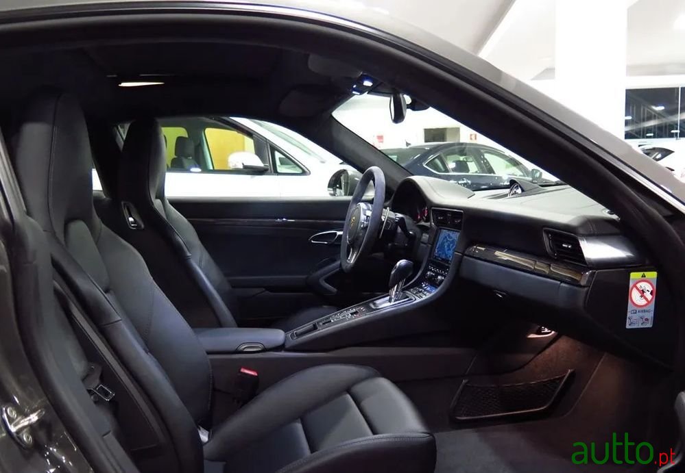 2014' Porsche 911 Turbo S photo #6