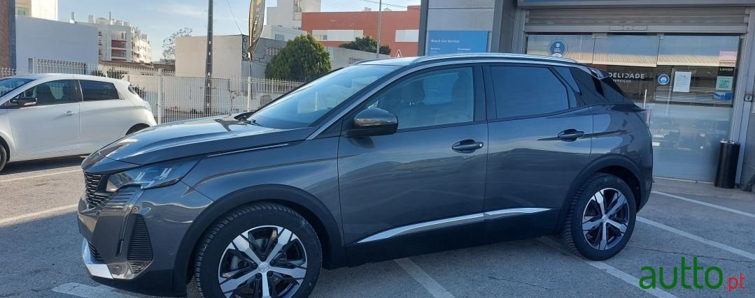 2021' Peugeot 3008 photo #2
