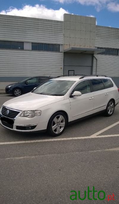 2008' Volkswagen Passat Variant photo #1