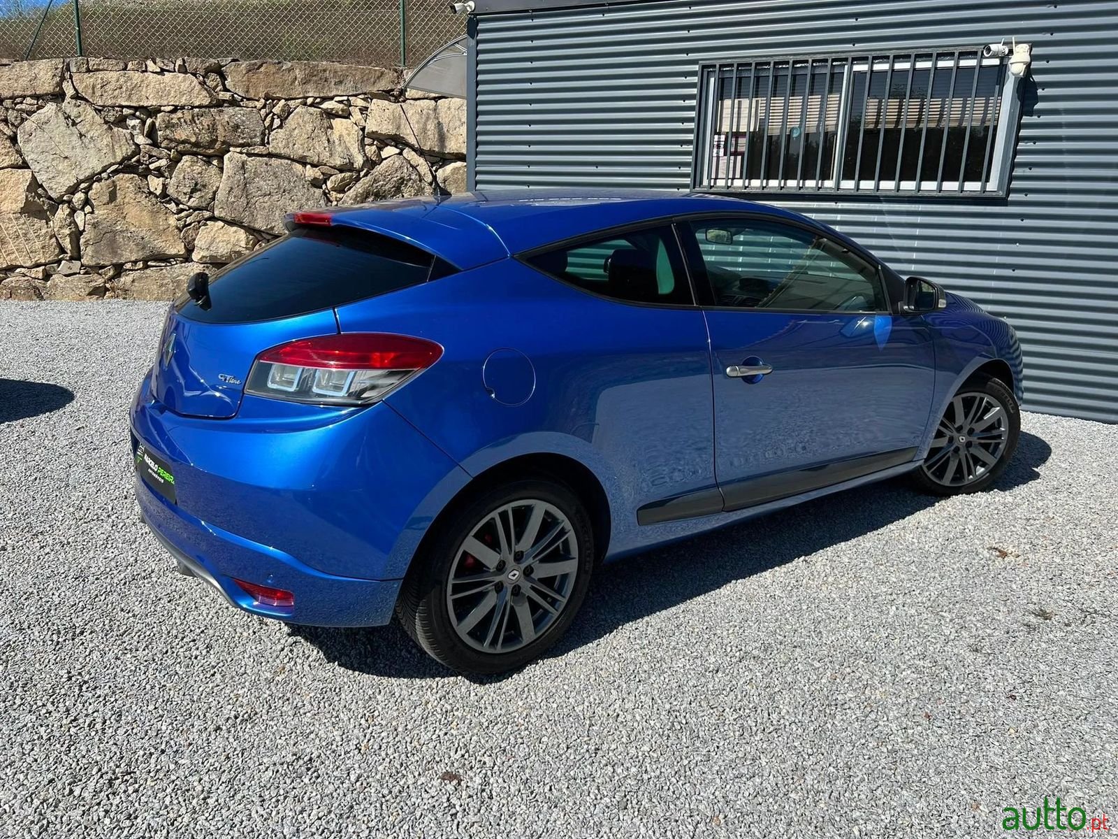 2011' Renault Megane Coupe photo #2