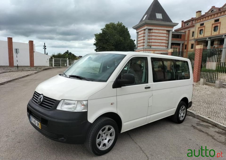 2009' Volkswagen Transporter photo #5