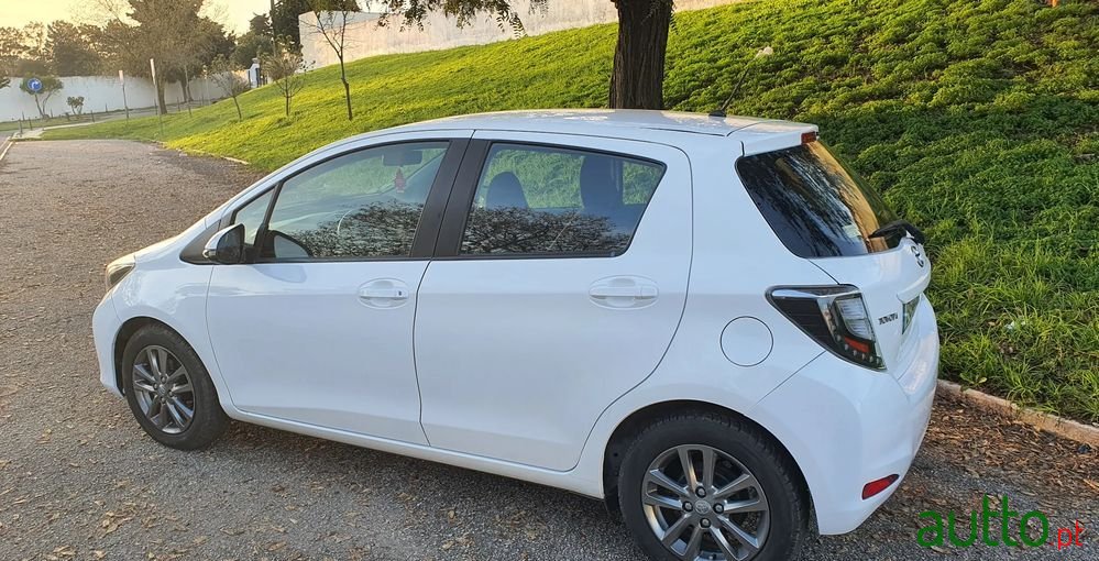 2014' Toyota Yaris photo #6