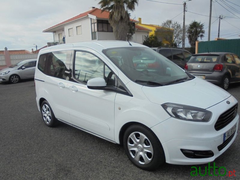 2015' Ford Tourneo Courier photo #2