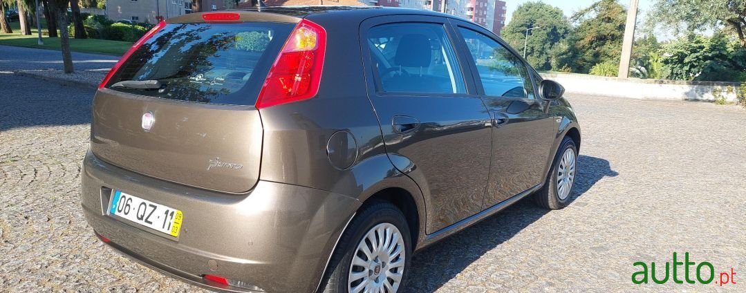 2009' Fiat Grande Punto photo #4