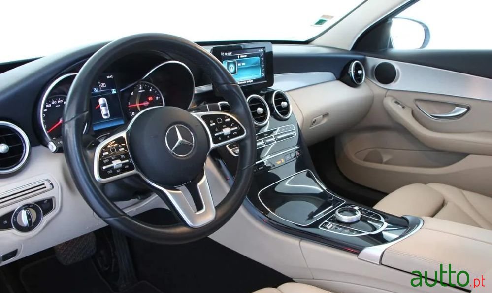 2019' Mercedes-Benz C 220 D Avantgarde photo #2