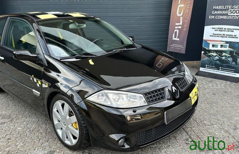 2004' Renault Megane 2.0 T 16V Sport photo #4