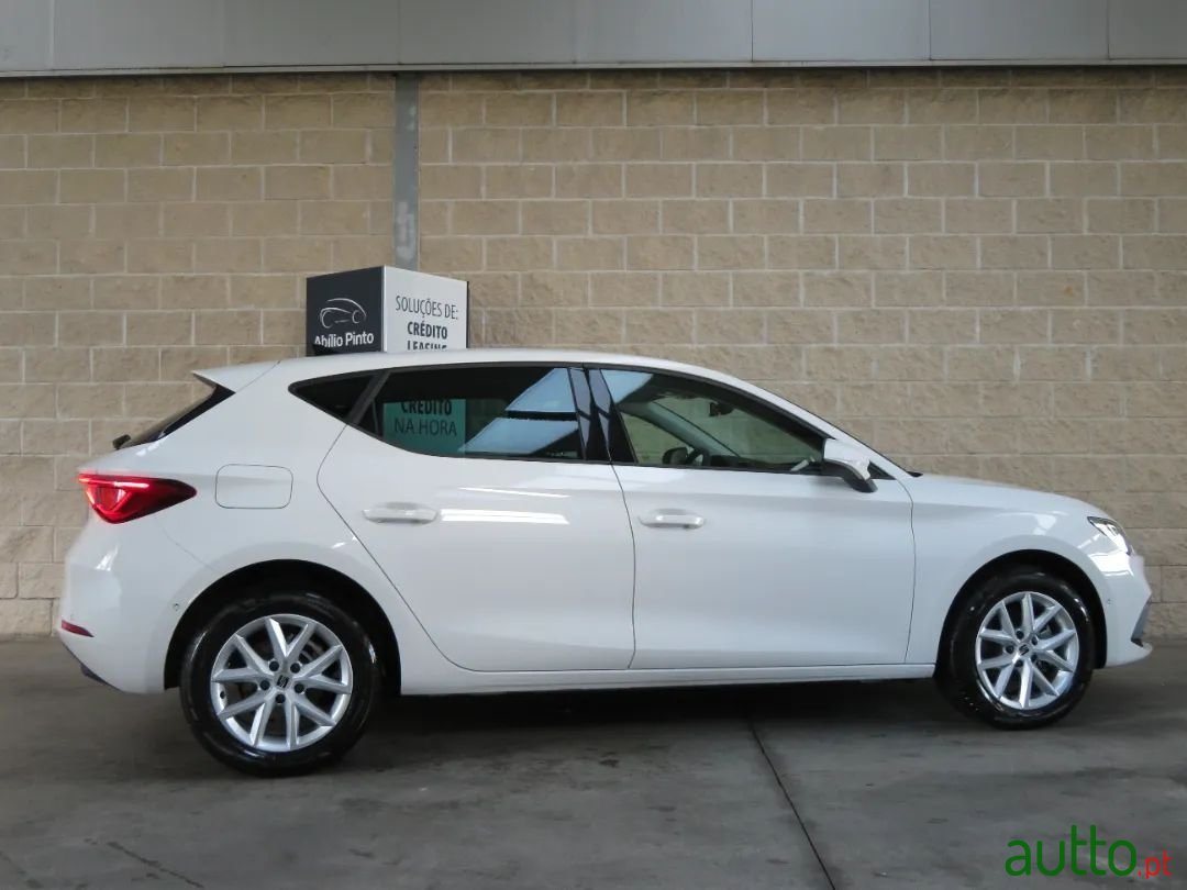 2022' SEAT Leon photo #5