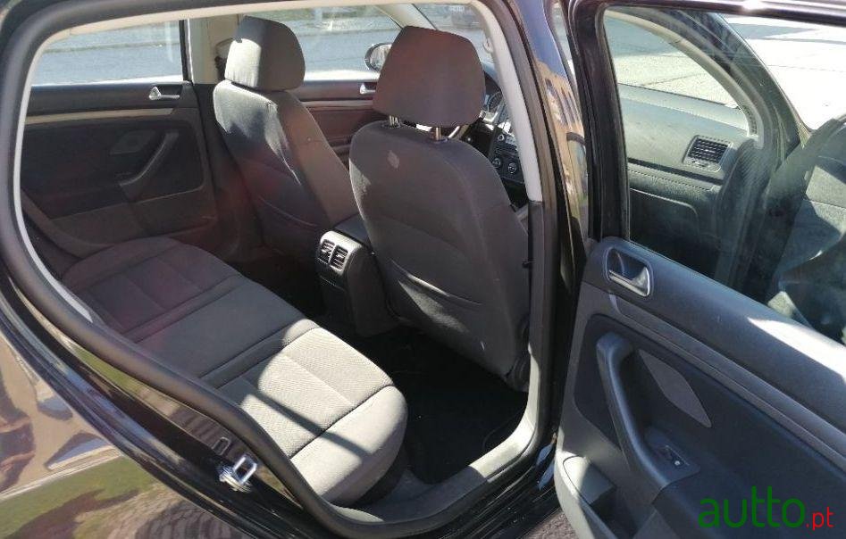 2007' Volkswagen Golf photo #3