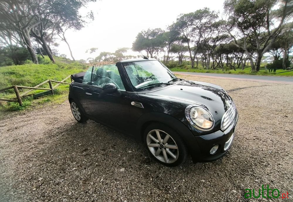 2012' MINI Cooper photo #5