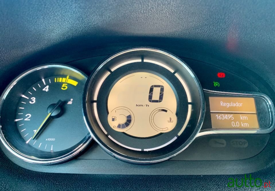 2015' Renault Megane Sport Tourer photo #3