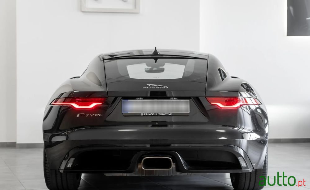 2022' Jaguar F-Type 2.0 I4 R-Dynamic photo #5