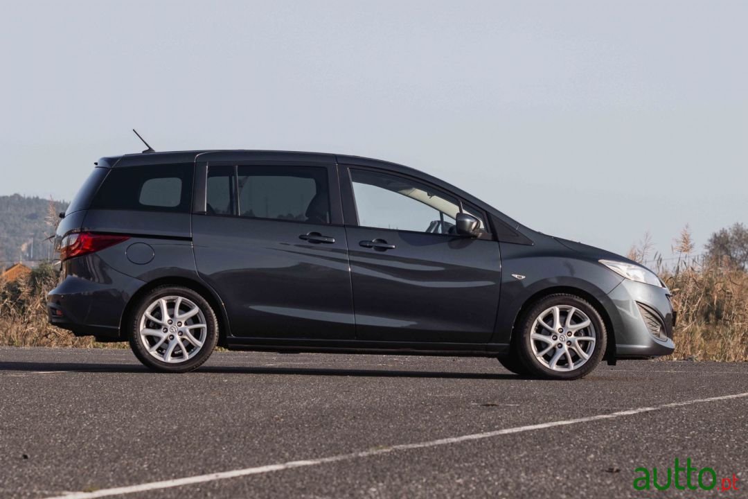 2012' Mazda 5 photo #5