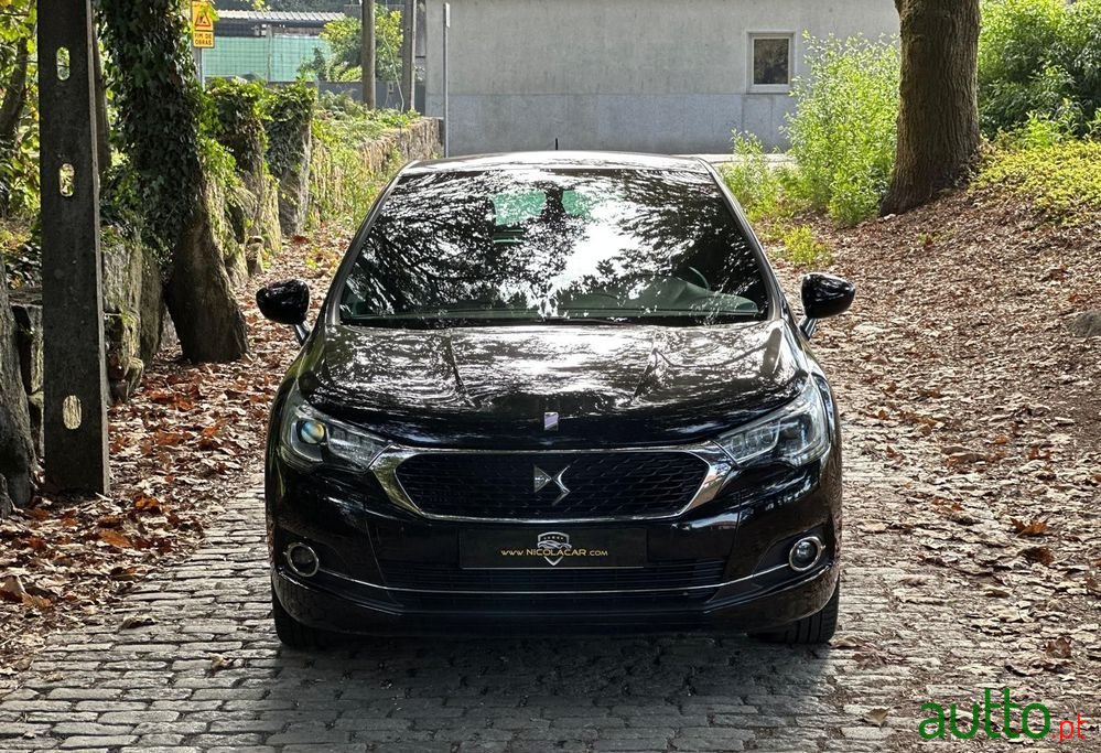 2017' DS Automobiles Ds4 photo #2