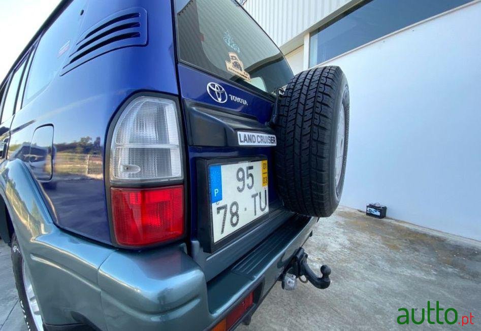 2001' Toyota Land Cruiser photo #1