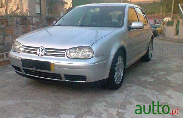 2001' Volkswagen Golf photo #2