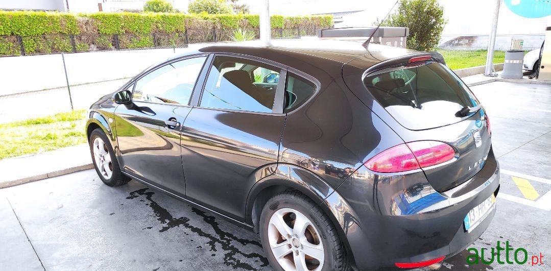 2009' SEAT Leon photo #3