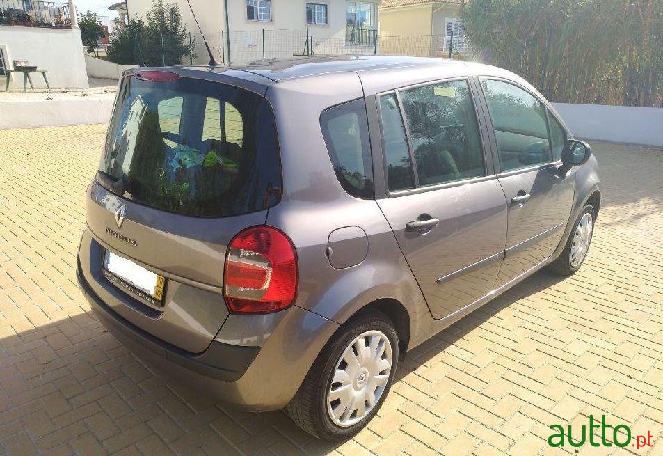 2010' Renault Grand Modus photo #1