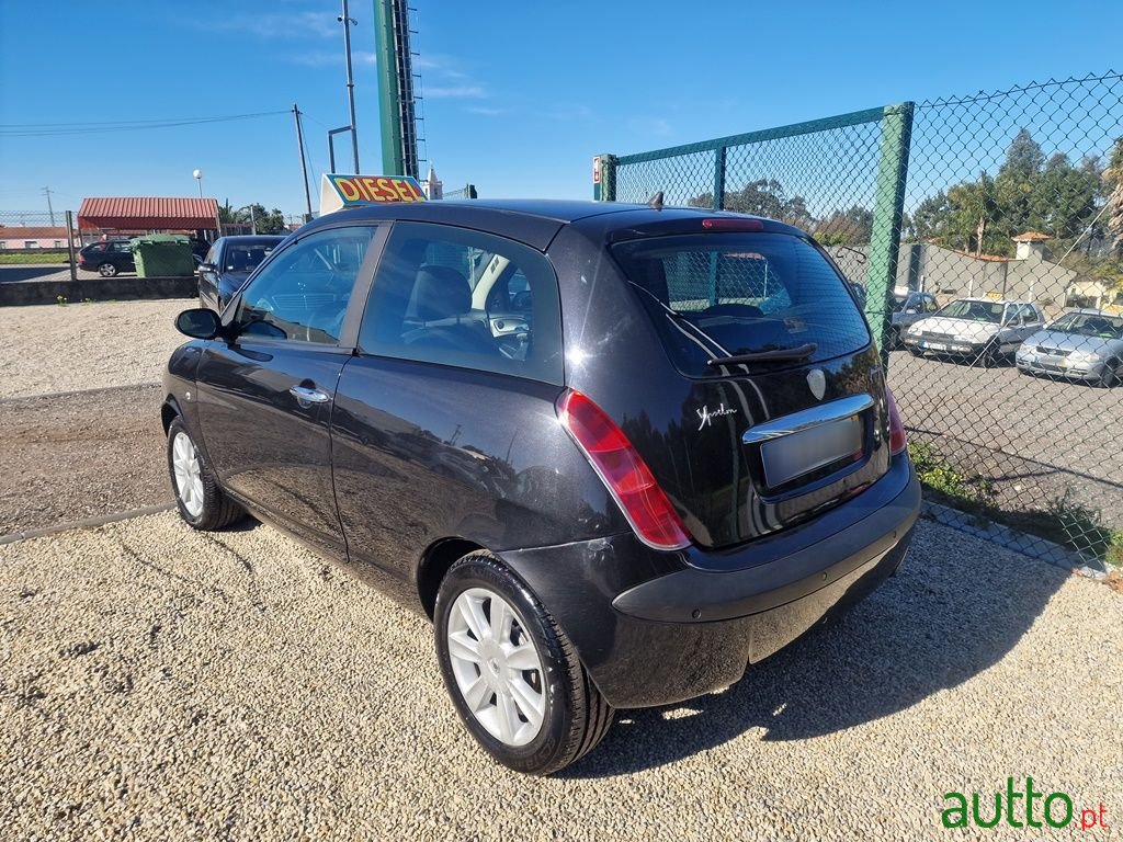 2004' Lancia Ypsilon photo #2