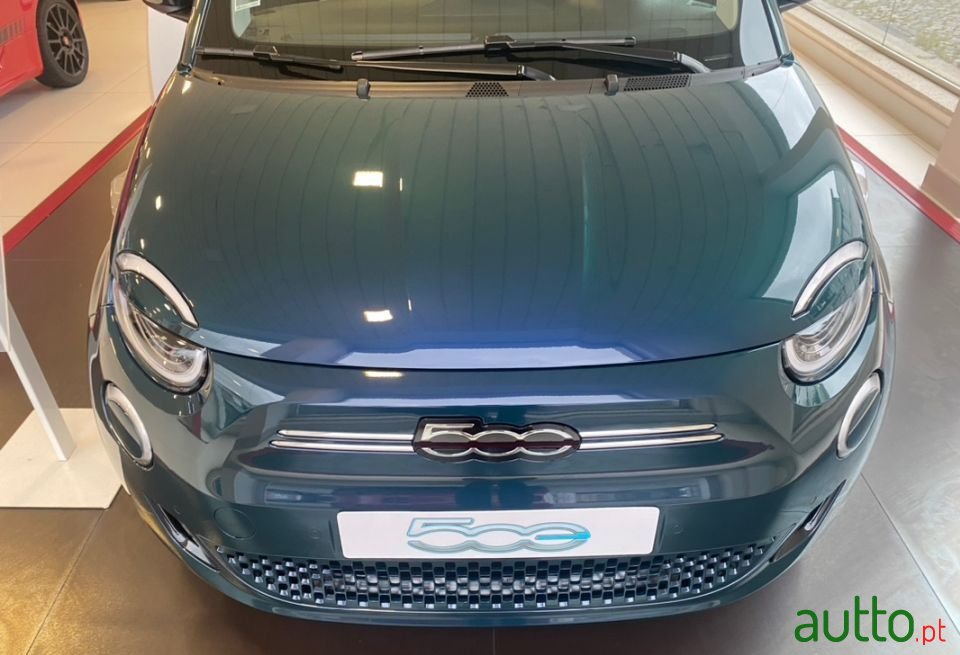 2022' Fiat 500E photo #3