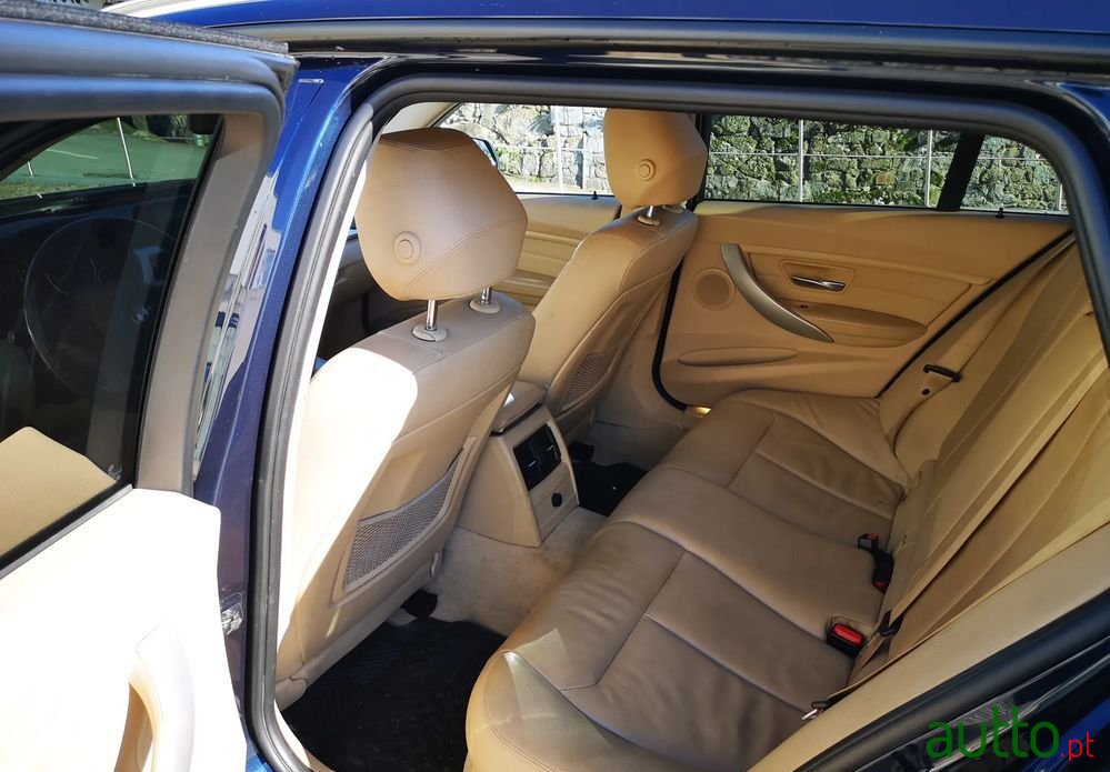 2013' BMW Série 3 D Touring photo #4